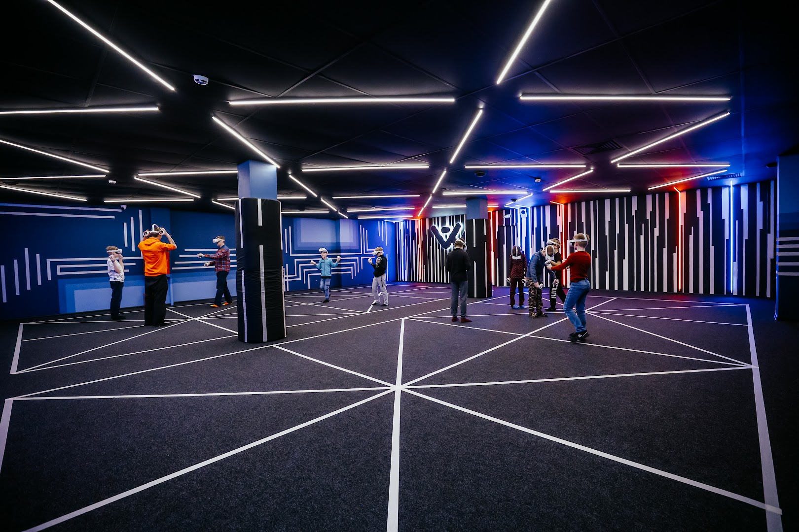 Another World VR Arena Eindhoven - Virtual Reality, Kinderfeestjes & Groepen
