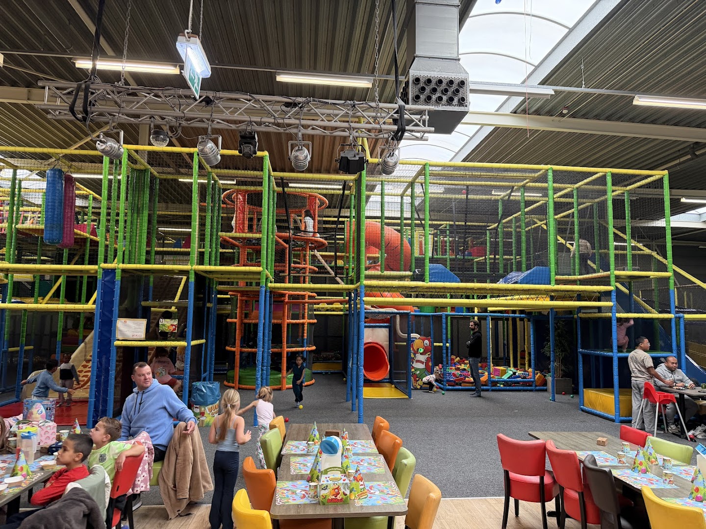 Binnenspeeltuin In Rotterdam