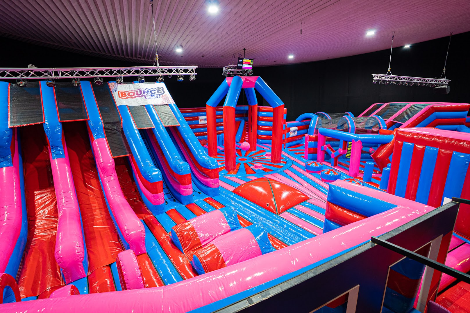 Bounce Valley Eindhoven | Luchtkussenpark Eindhoven