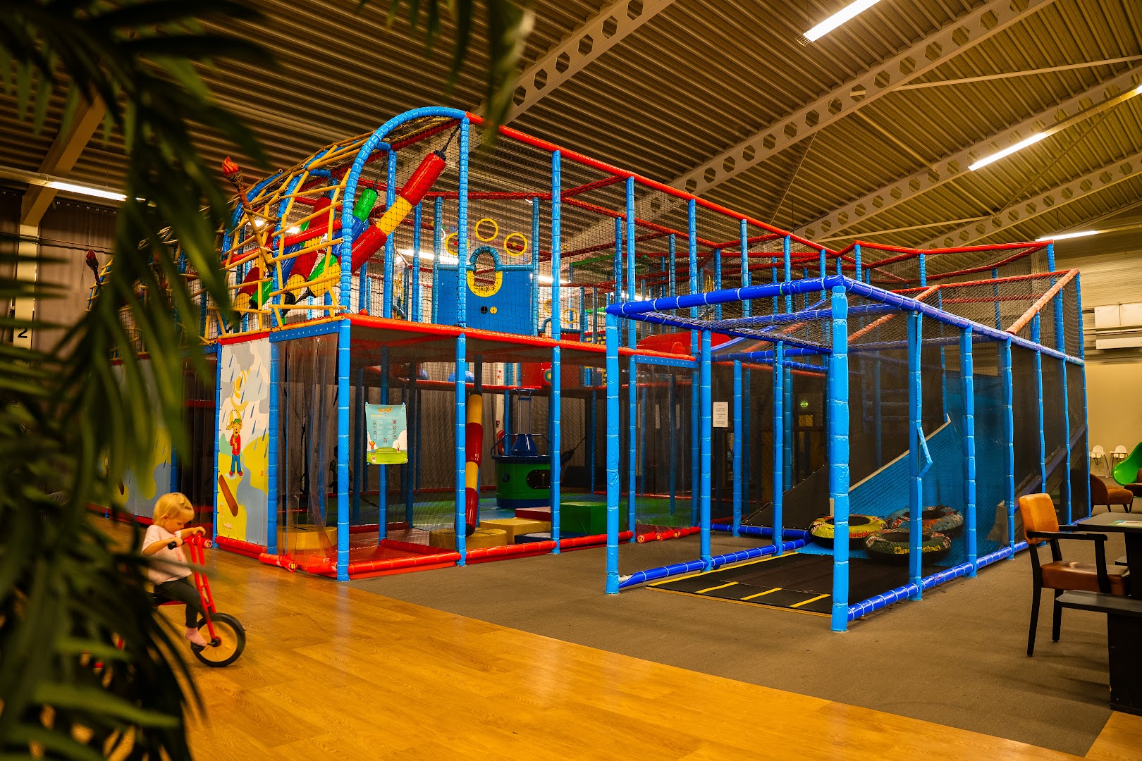 FunZone Dronten (Binnenspeeltuin, Bowling & Squash)