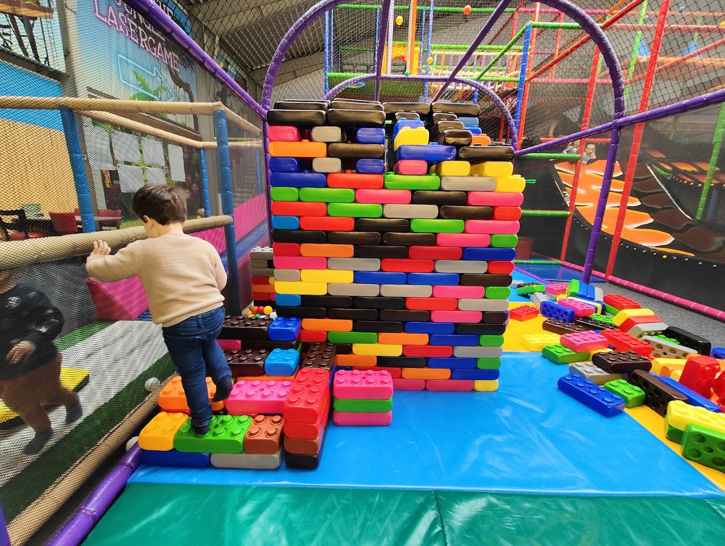 Monkey Town Uithoorn indoor speeltuin