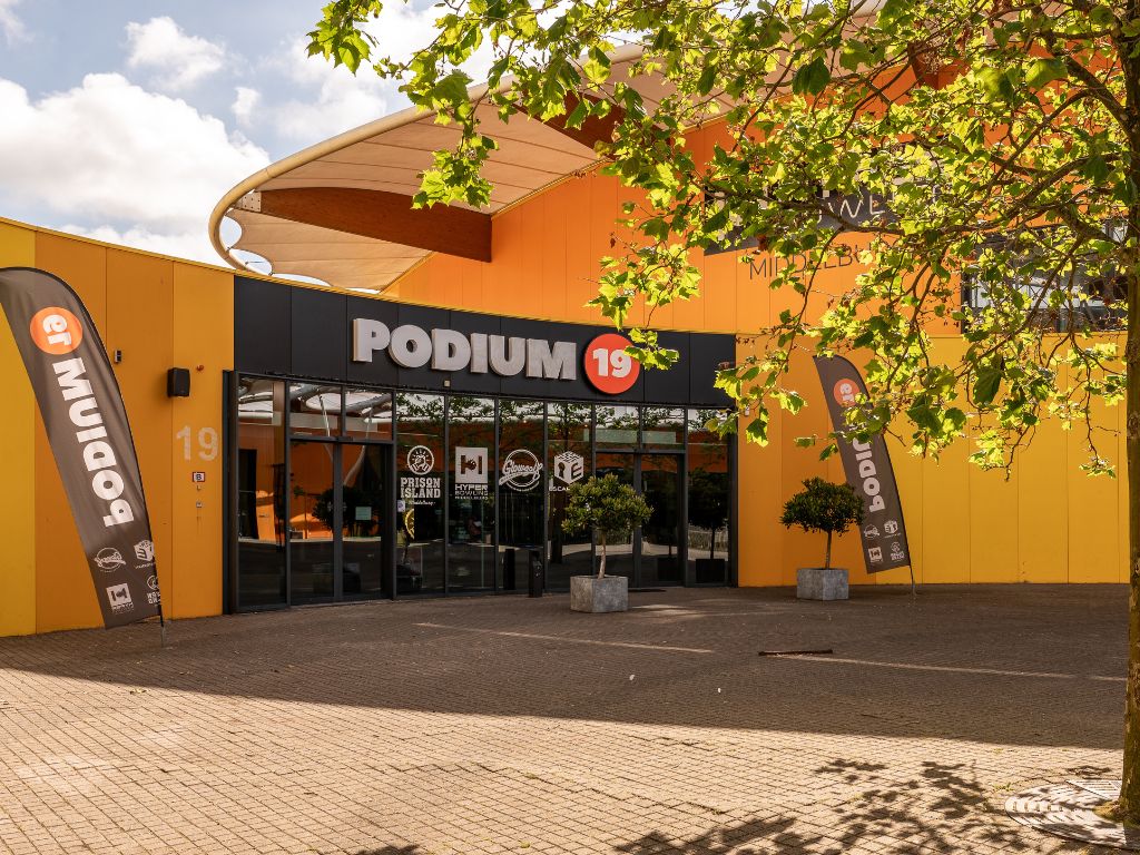 Podium19 - Entertainment center